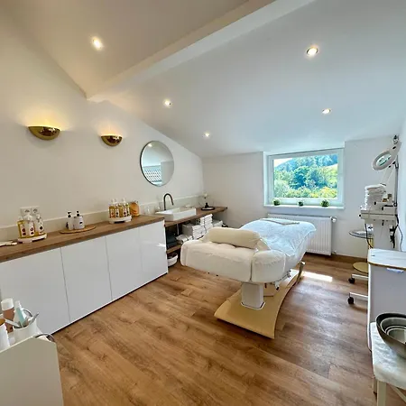 Gaestehaus Dorflinde فندق