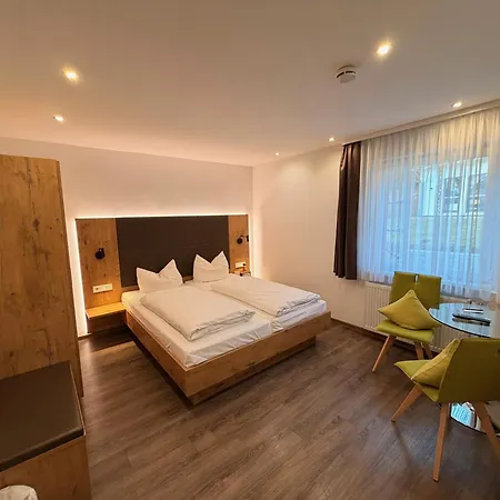 Gaestehaus Dorflinde فندق Grasellenbach