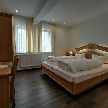 فندق Gaestehaus Dorflinde 3*