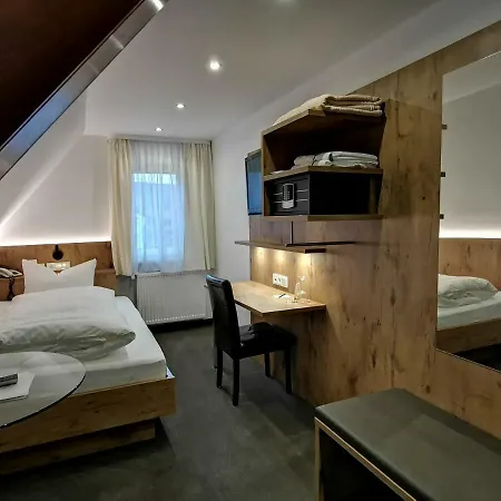 فندق Gaestehaus Dorflinde 3*