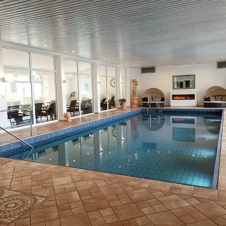 Hotel Gaestehaus Dorflinde 3*