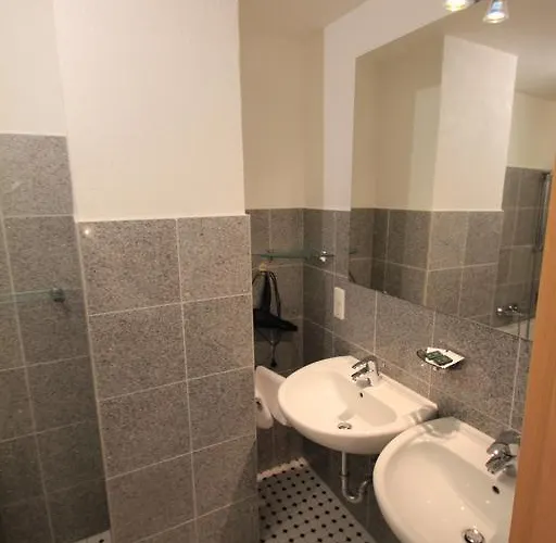 Hotel Gaestehaus Dorflinde