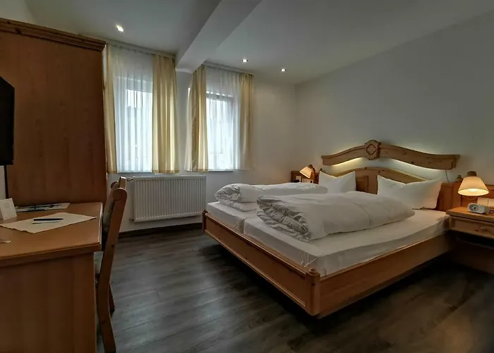 Hotel Gaestehaus Dorflinde 3*
